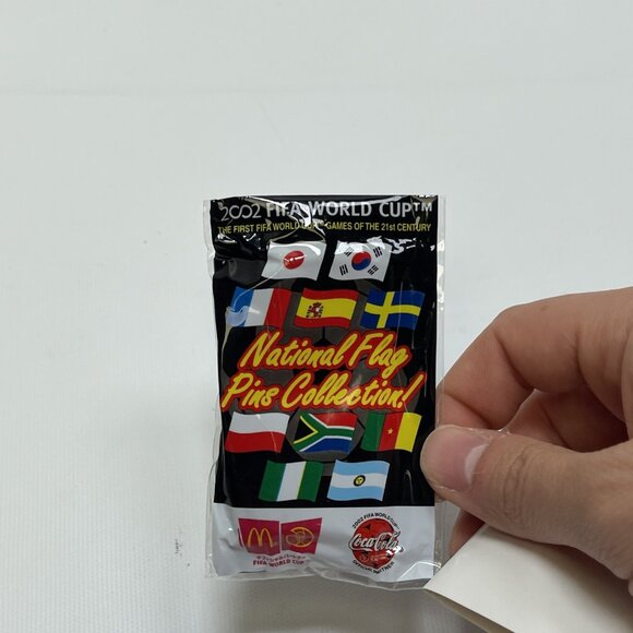 FIFA WORLD CUP 2002 Cameroon National Flag Pin McDonalds Coca Cola 1x2.5” - Picture 5 of 8